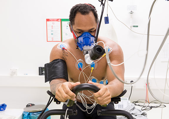 Proband während einer Leistungsmessung. © DLR. Alle Rechte vorbehalten.